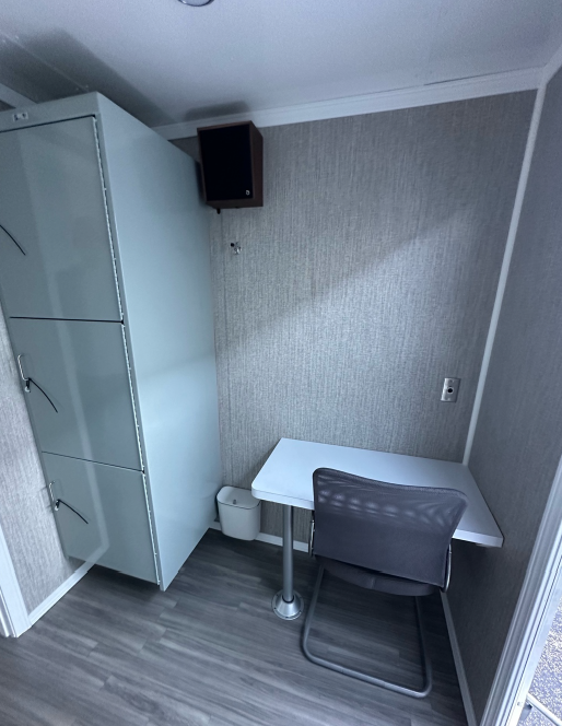 Honolulu Capt office Interior of an office trailer