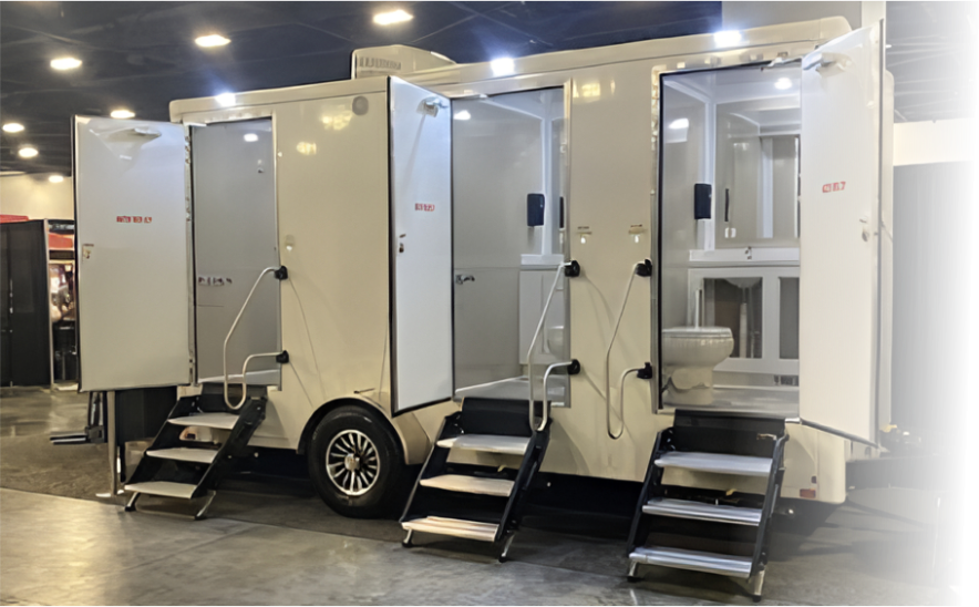 3-unit restroom trailer