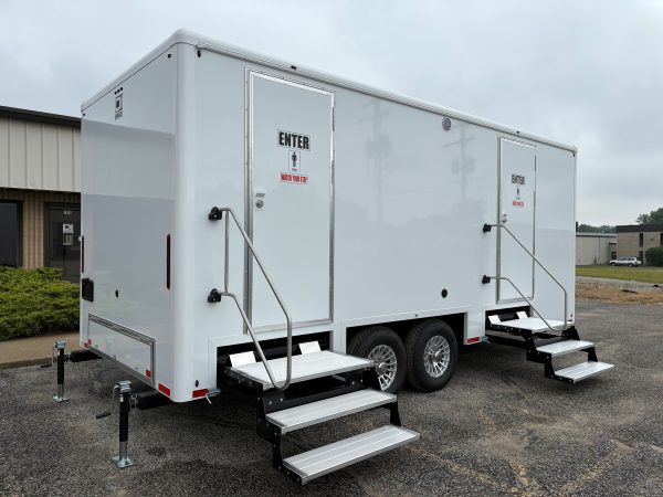 NRT-620 Public - 720 gallon waste tank, 4 season package - Image 5