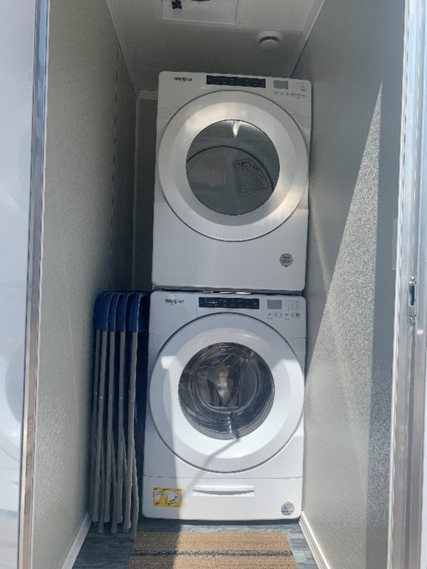 2022 16' Combination Restroom/ Shower/ Laundry Trailer - Image 2