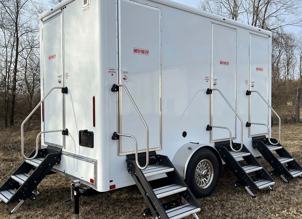 4 Station Private Rooms Restroom Trailer