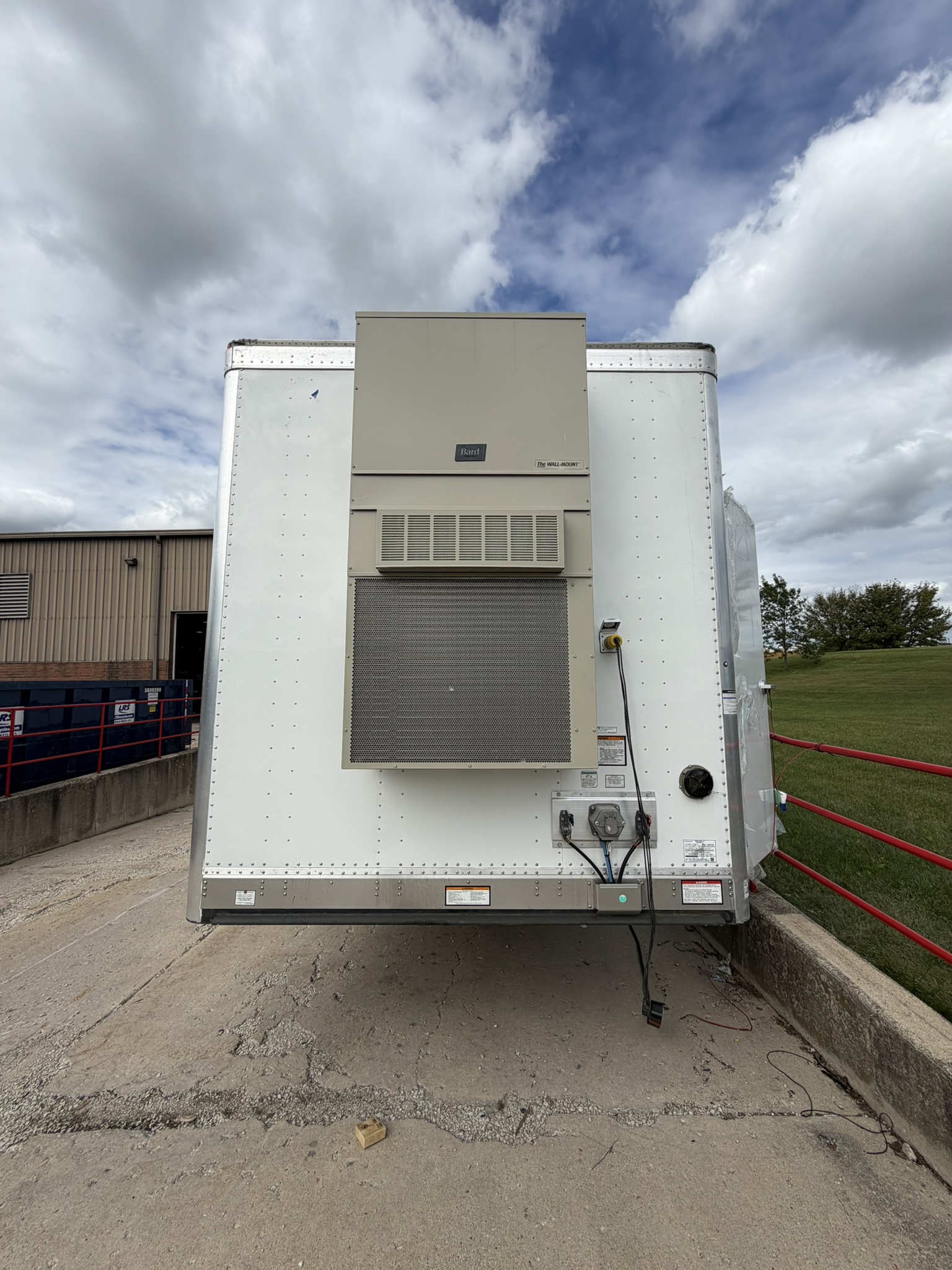 Sleeper trailer - 42 person bunk